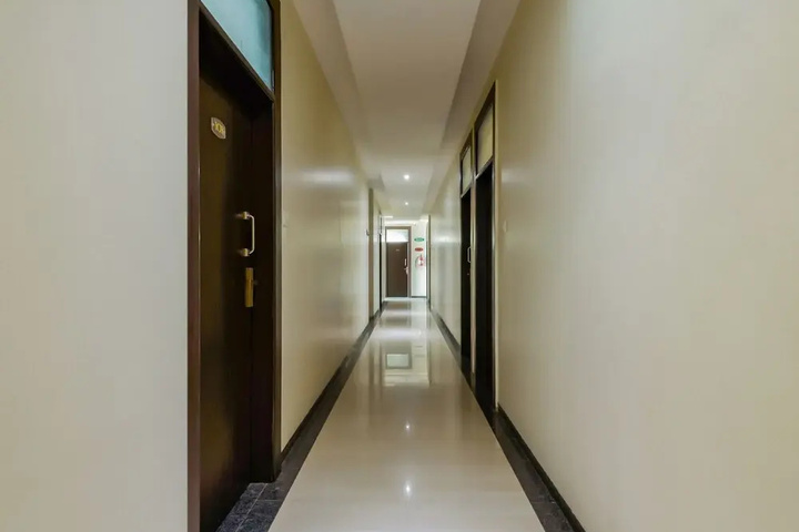 Room 11 of 15
