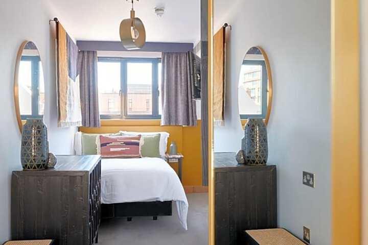 Room 10 of 43