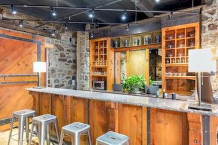Hotel Bar