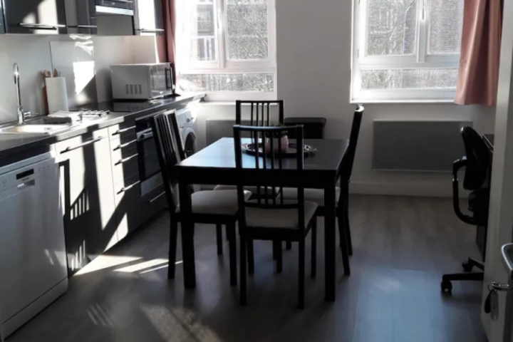 Room 3 of 9