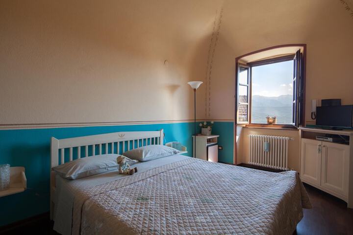 Room 13 of 40