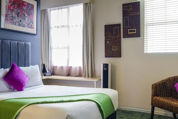 Room 3 of 41