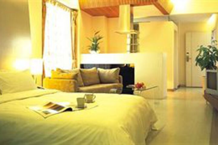 Room 5 of 19