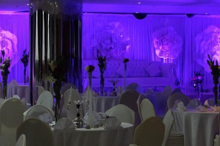 Ballroom/Hall 17 of 24
