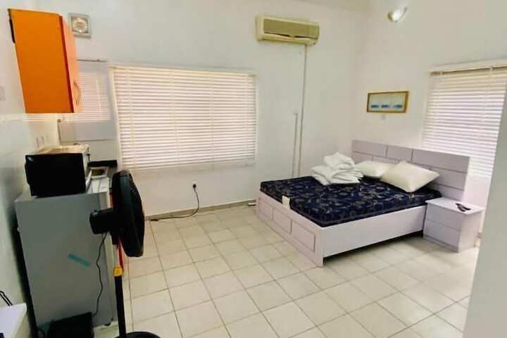 Room 11 of 34