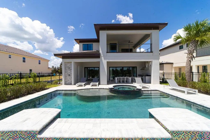 Pool 13 of 21