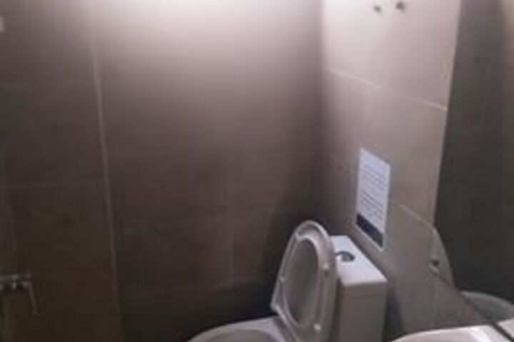 Room 2 of 28