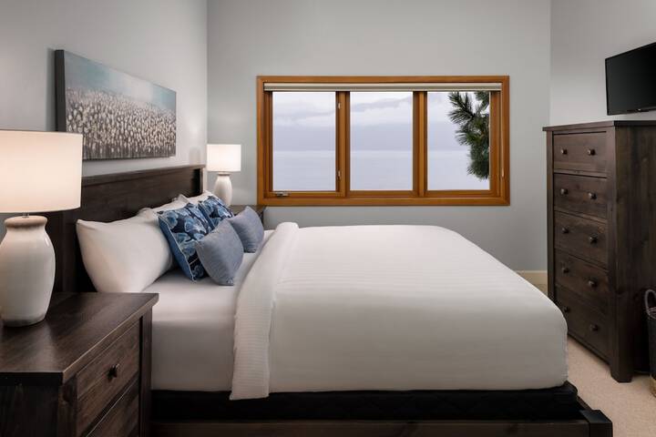 Room 3 of 65