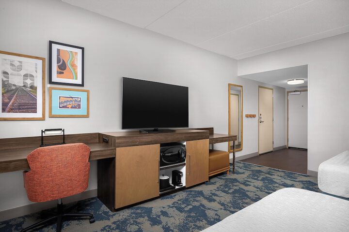 Room 14 of 37