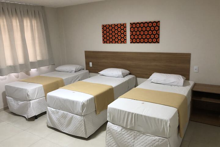 Room 9 of 40