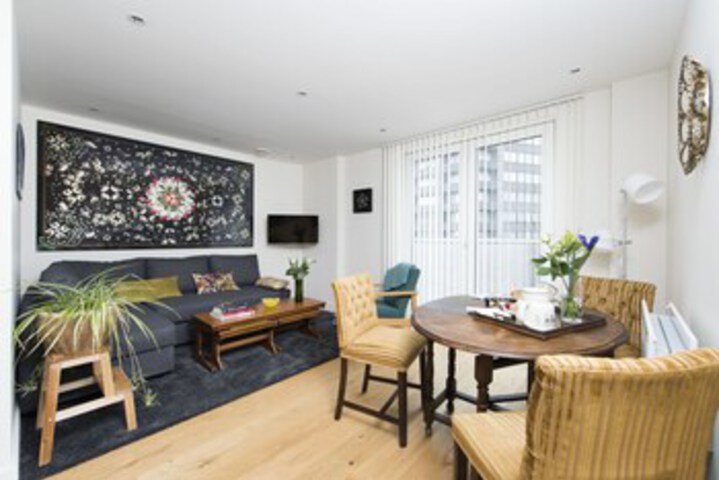 A Trendy 2BR Flat in Fantastic Shoreditch