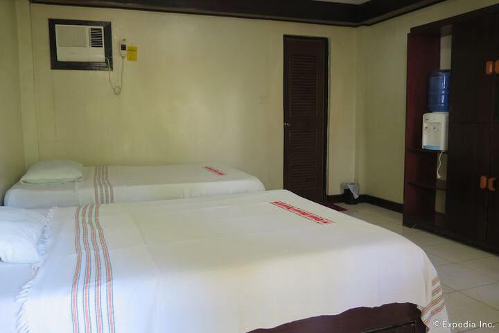 Room 6 of 27