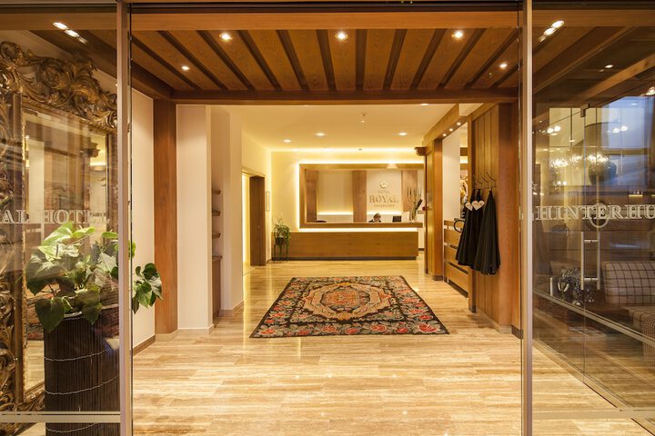 Hotel 2 of 130