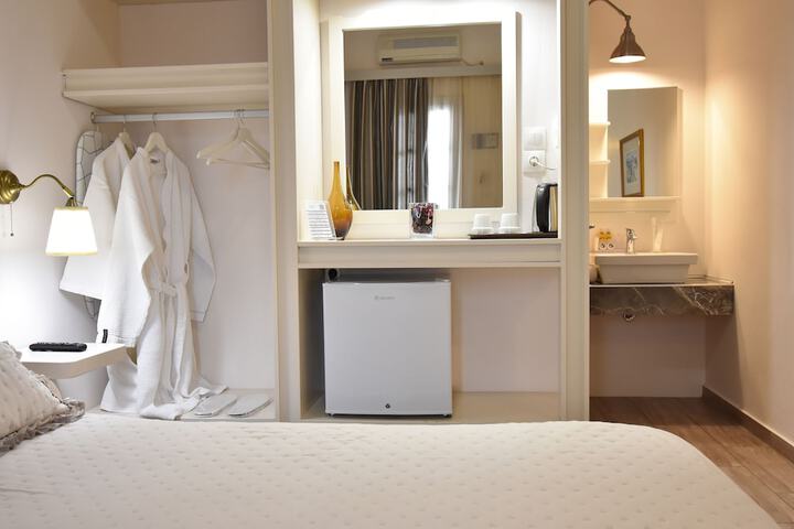 Room 18 of 53