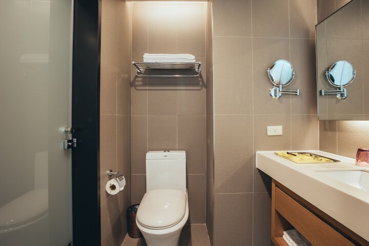 Room 159 of 210