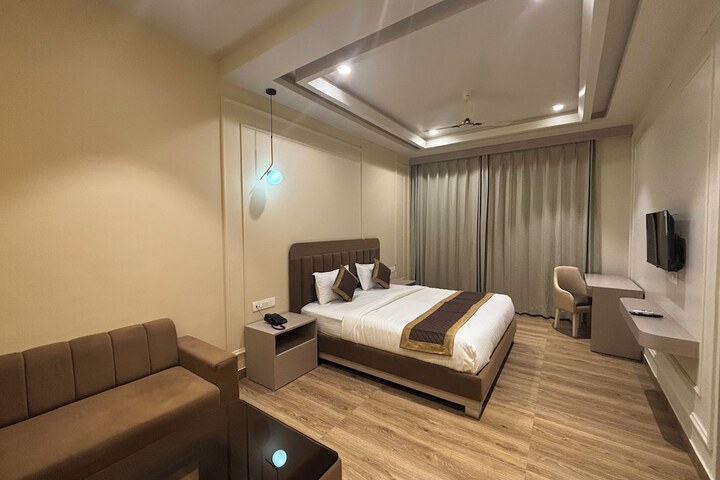 Room 14 of 30