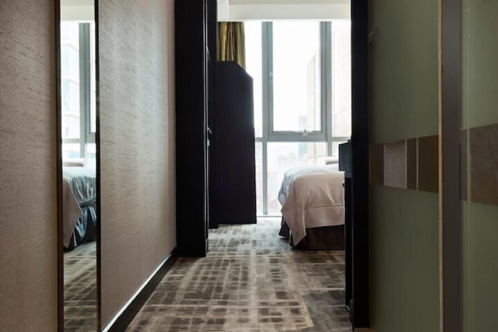 Room 12 of 28