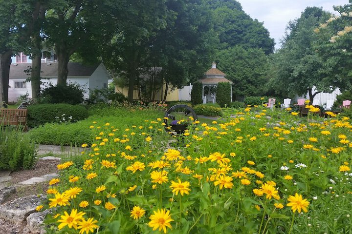 Hotel Exterior 93 of 100