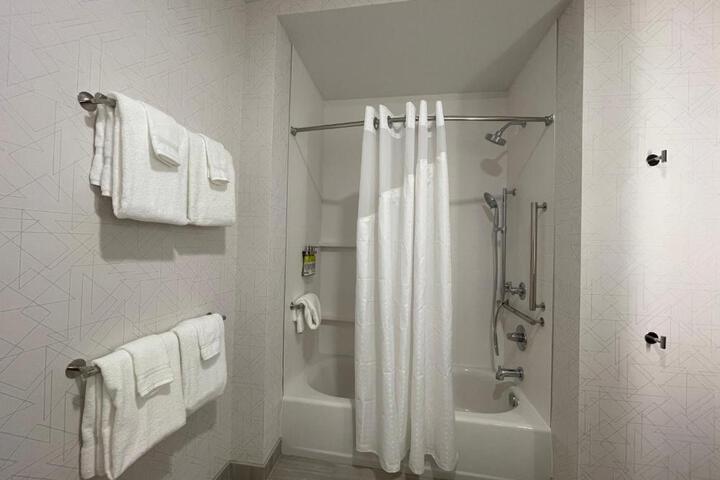 Standard Double Bed (4 of 5)