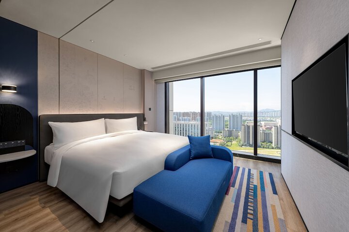 Room 18 of 43