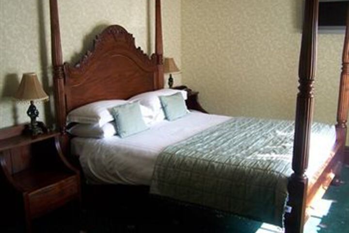 Room 10 of 23