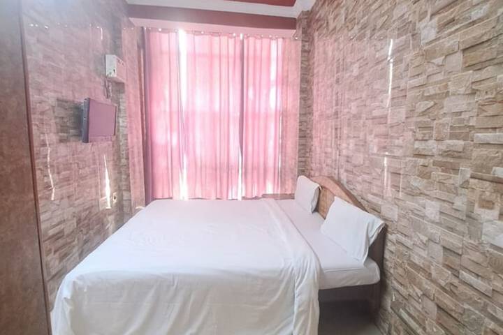 Room 11 of 14