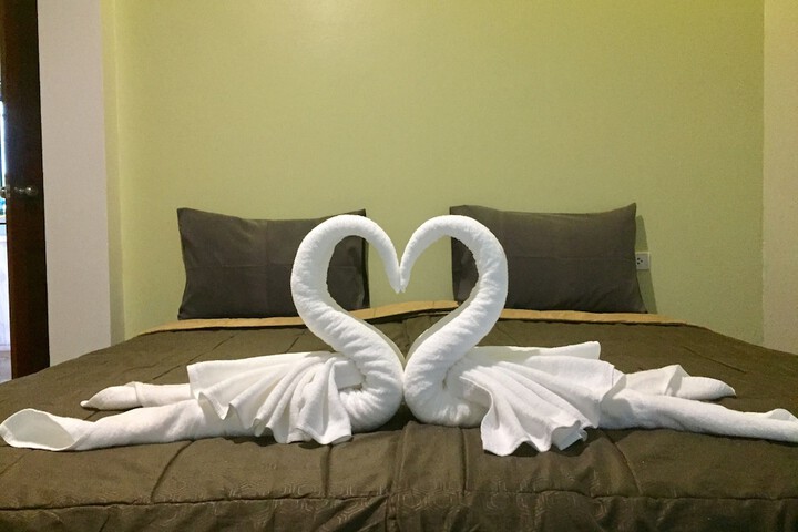 Room 12 of 108