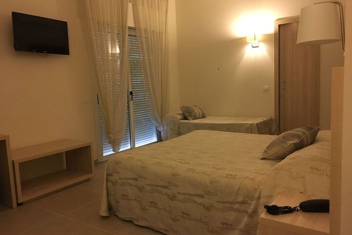 Room 13 of 87