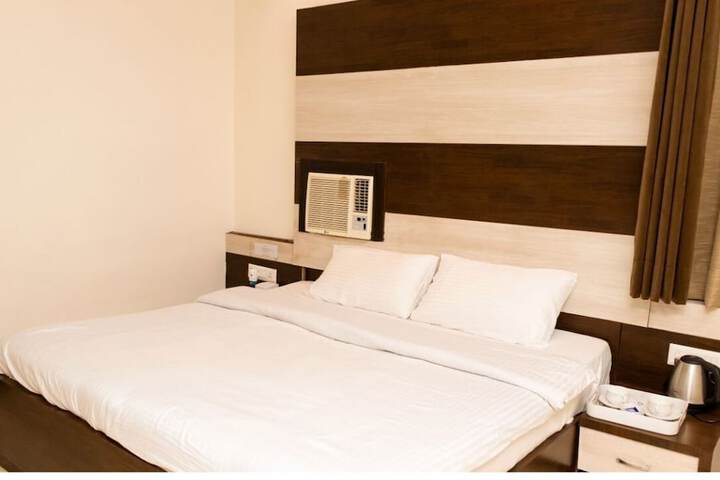 Room 6 of 54