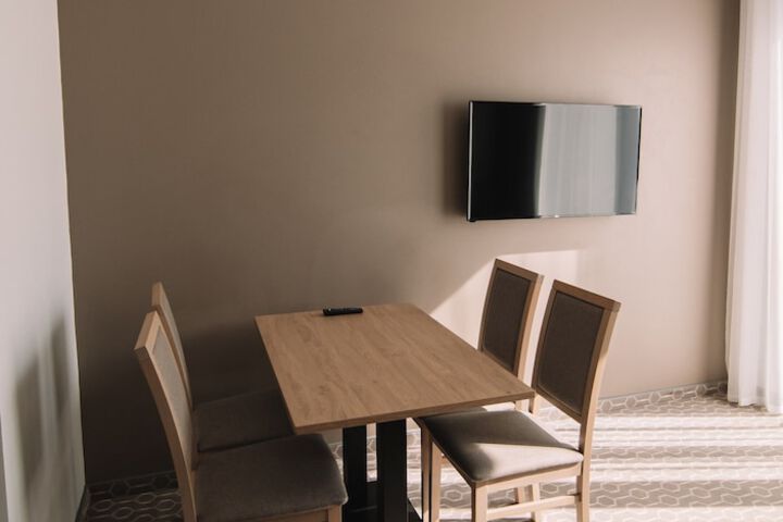 Room 15 of 36