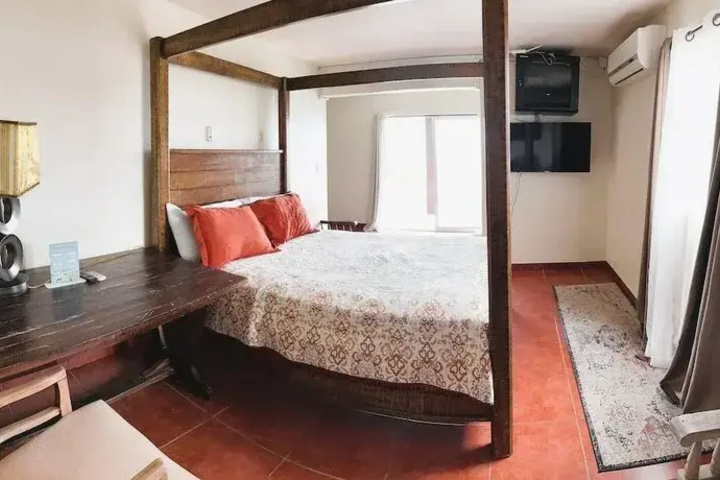 Miramar Suites