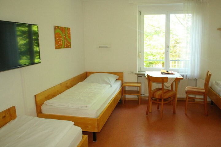 Room 6 of 53