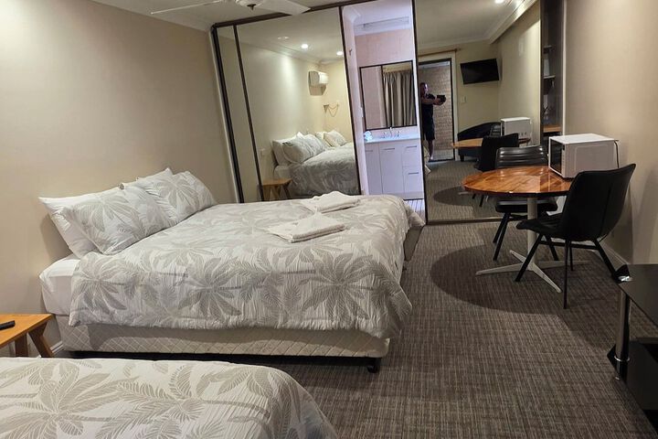 Sisleys Motel