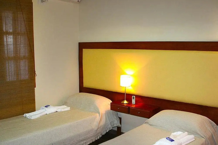 Room 3 of 10