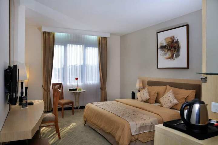 Room 11 of 35