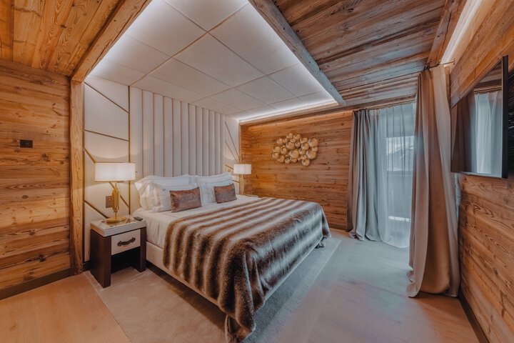 Room 9 of 67