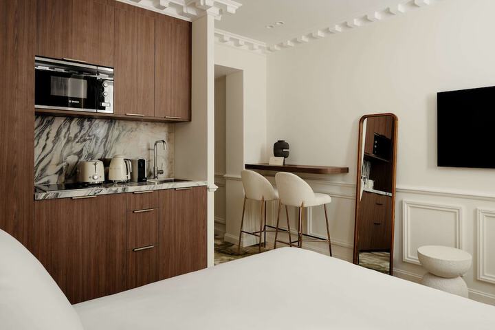 Room 38 of 62