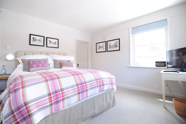 Room 10 of 62