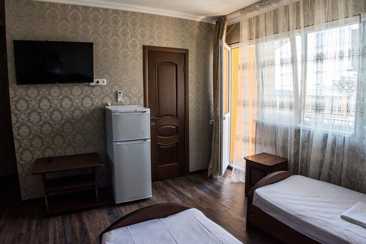 Room 14 of 33