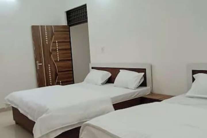 Room 2 of 13