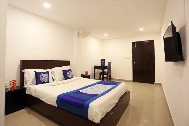 Room 5 of 18