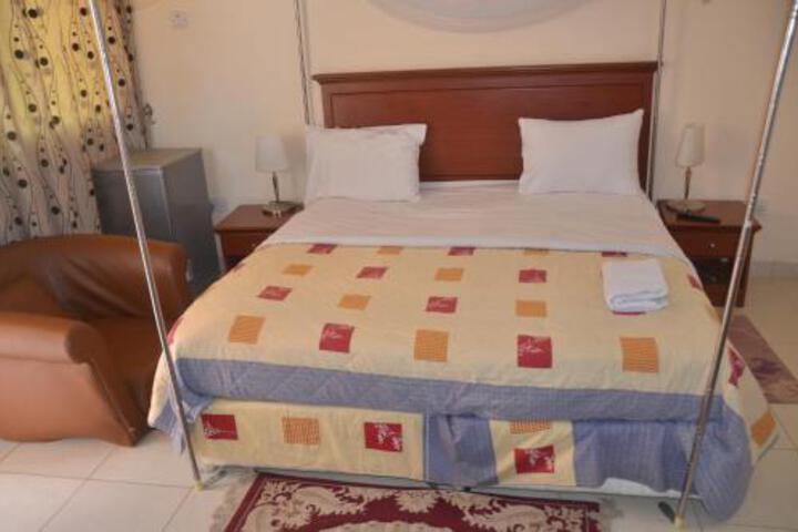 Yam Hotel