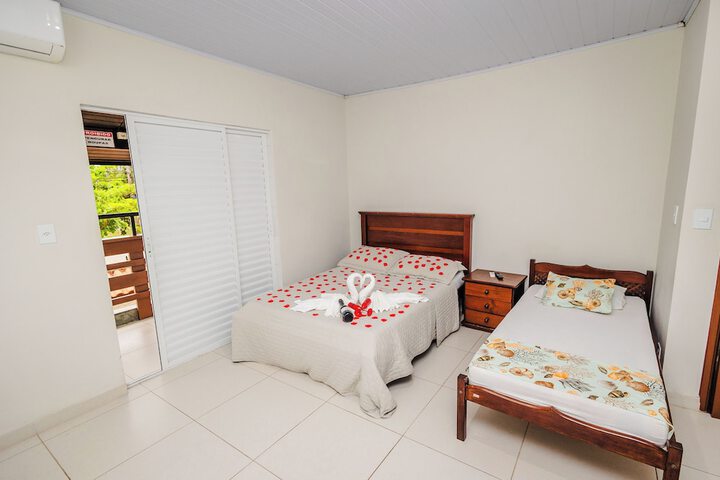 Taya Hospedagens in Ubatuba