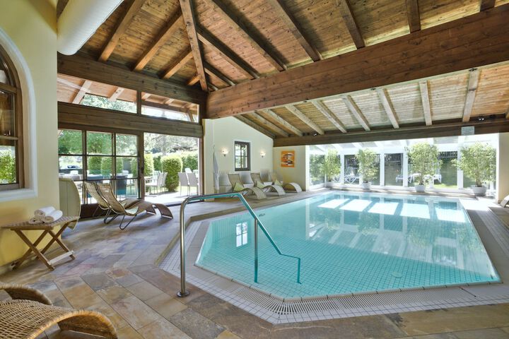 Hotel with Pool