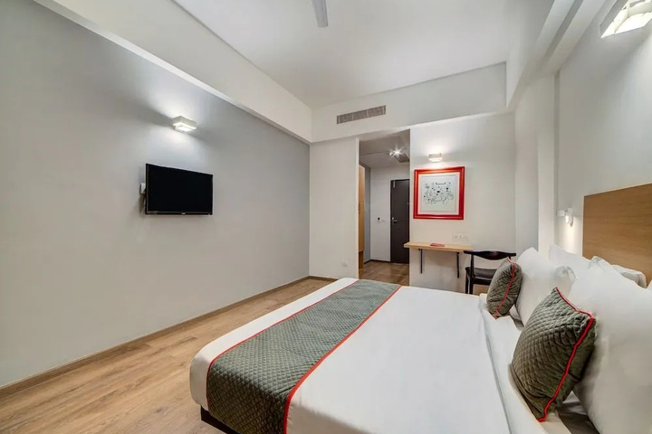 Room 6 of 19