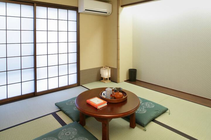 Room 8 of 67