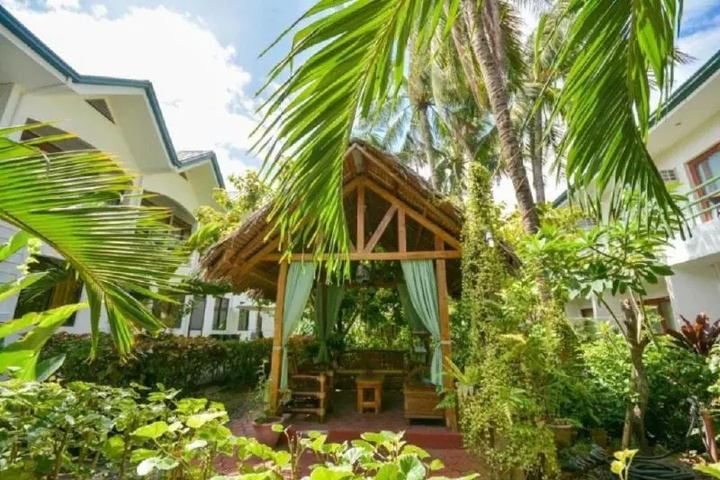 Reddoorz Plus at Secret Garden Boracay