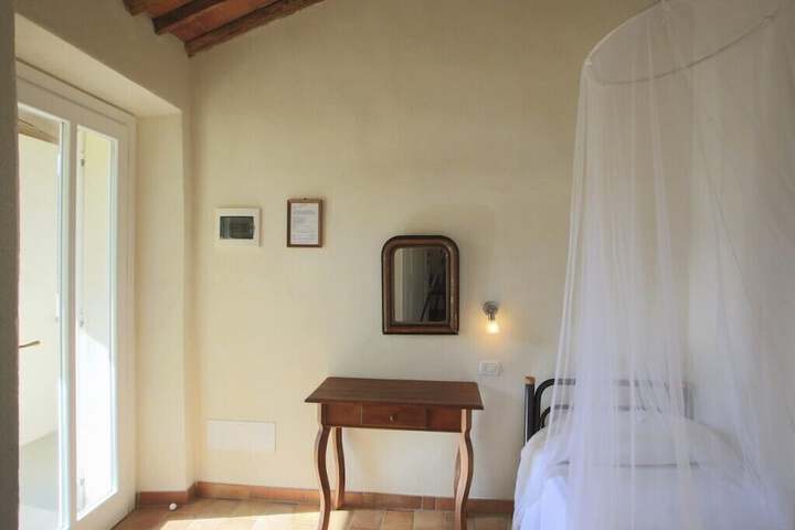 Room 10 of 113