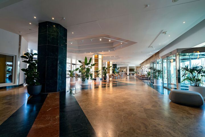 Hotel Interior 7 of 124