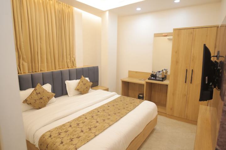 Room 49 of 103
